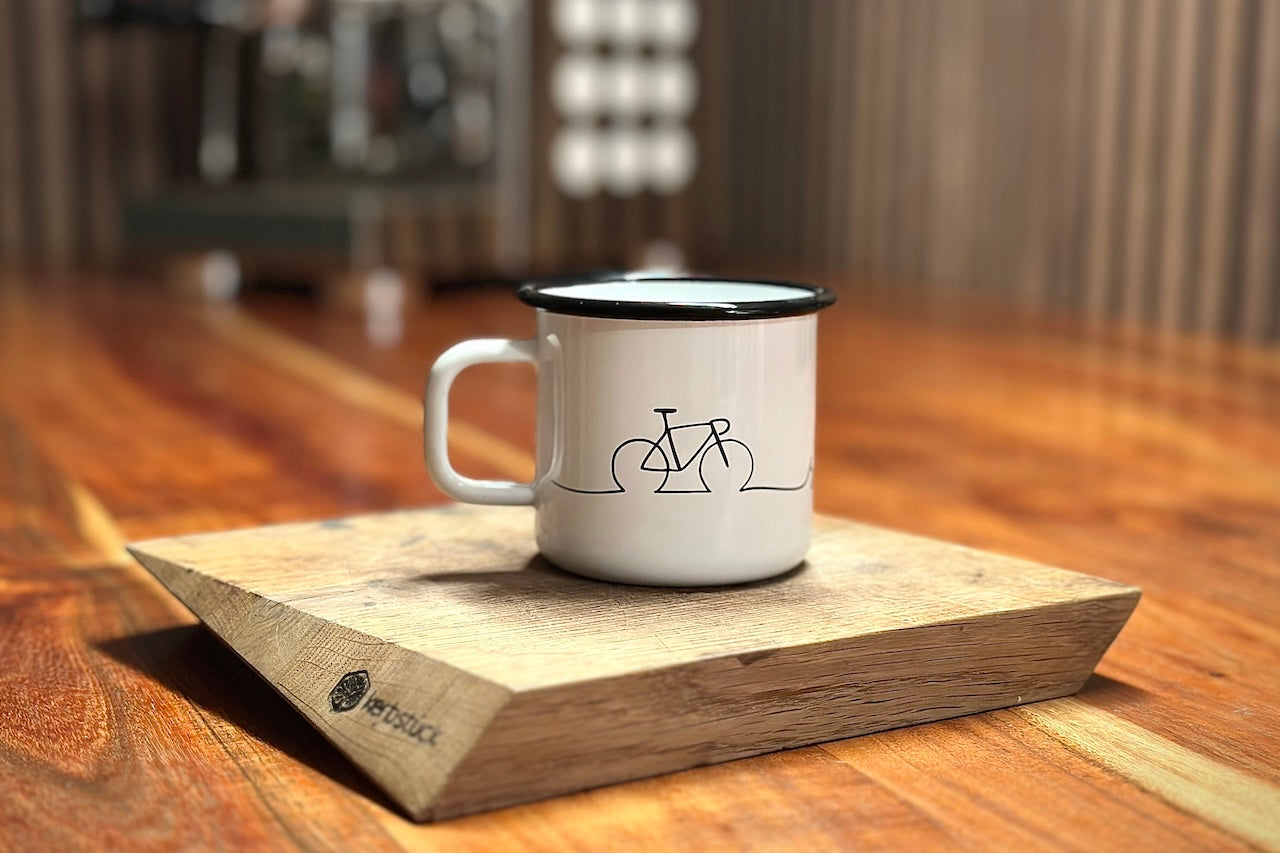 Emaille-Kaffeetasse mit Fahrrad bedruckt