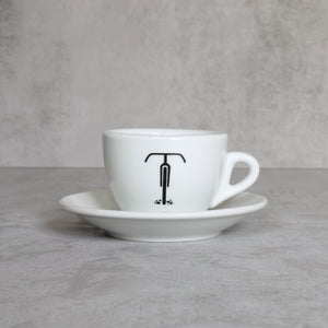 Cappuccino-Tasse mit Gravel-Rad-Motiv 