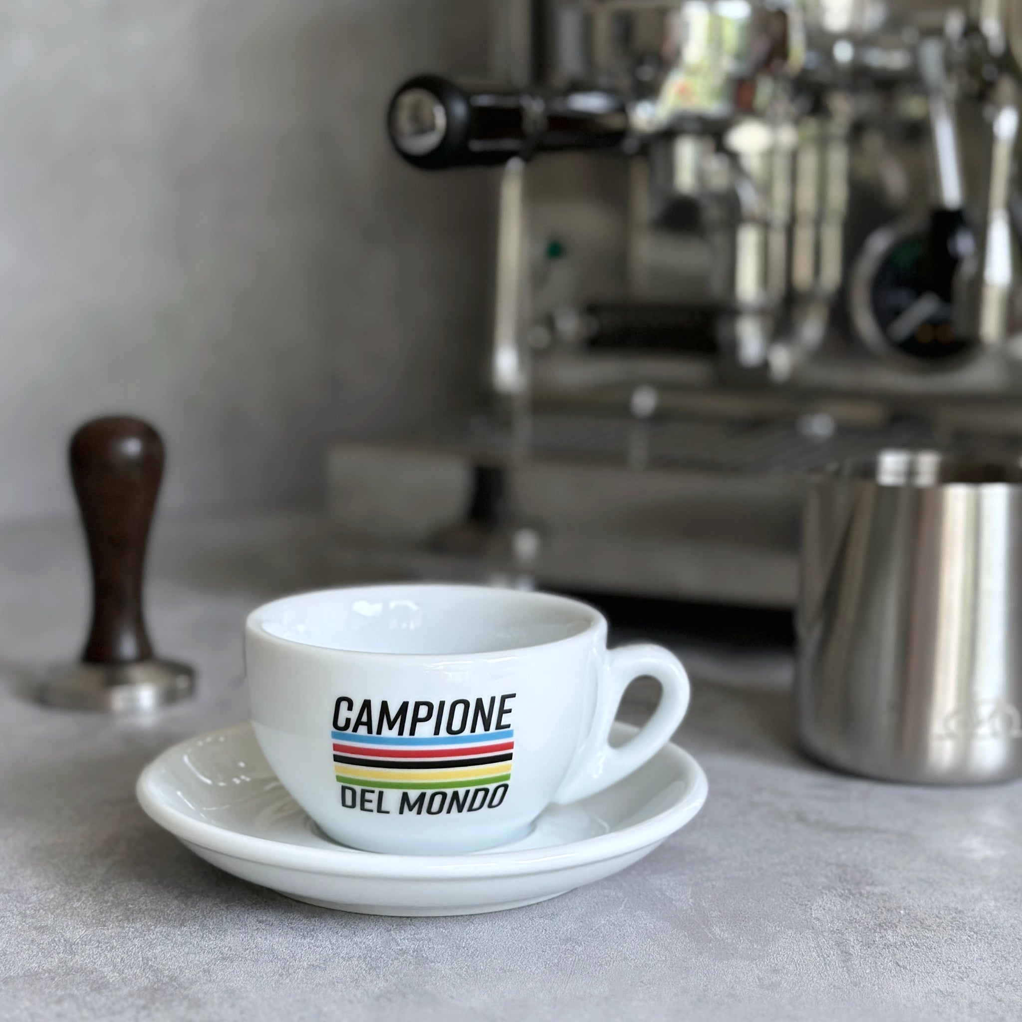 Cappuccino Grande Tasse mit Rennrad-Motiv Weltmeister-Trikot und Slogan Campione del Mondo