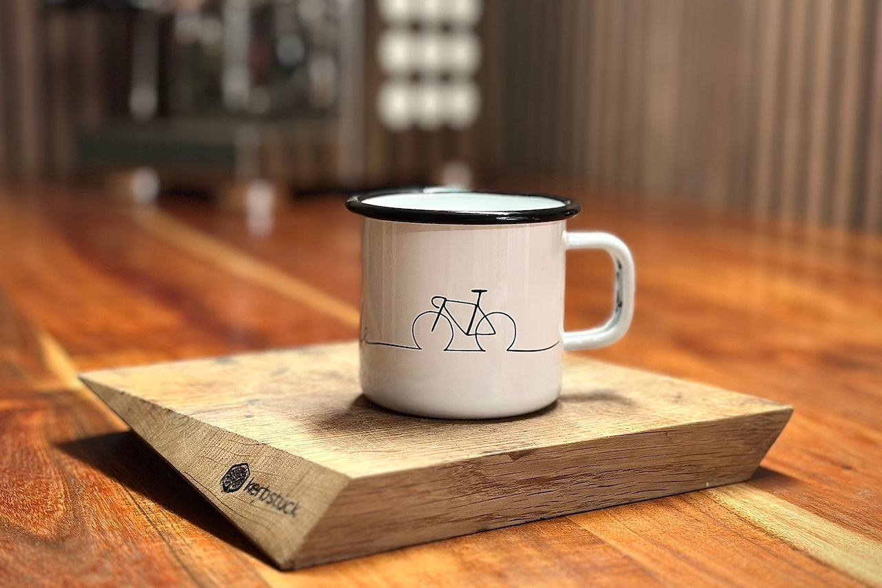 Emaille-Kaffeetasse mit Fahrrad bedruckt